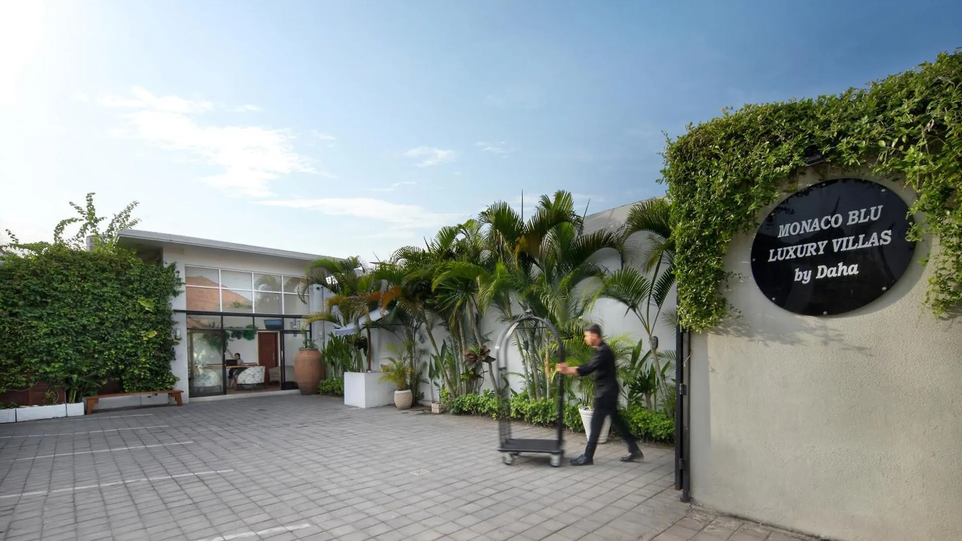 The Luxury Collection, Monaco Blu Villa Seminyak Endonezya